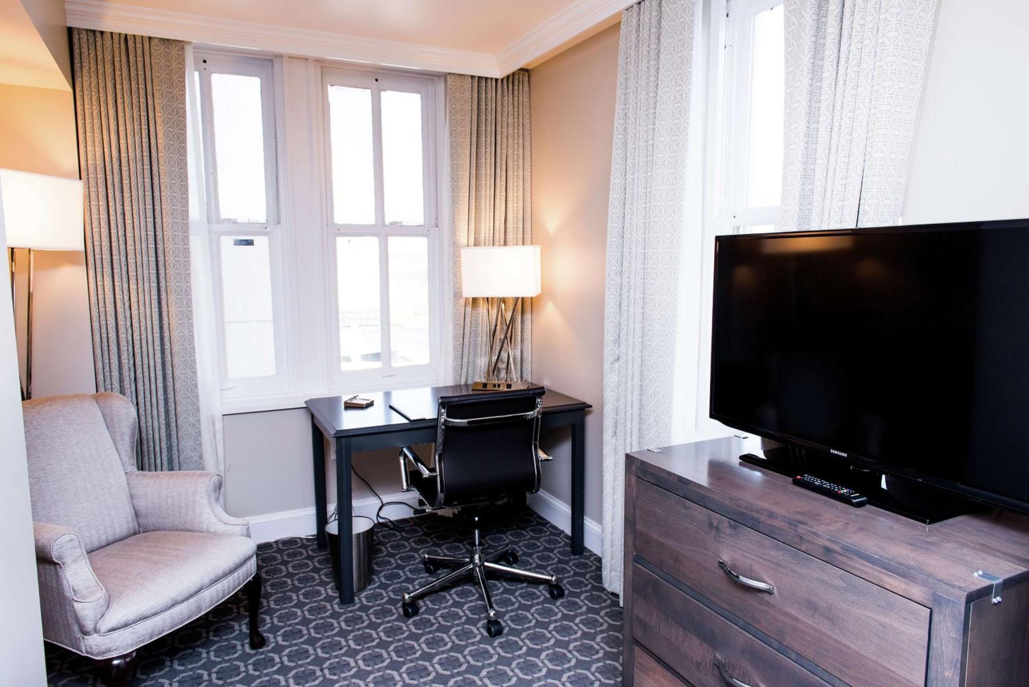 Redmont - Curio Collection By Hilton Hotel 4*