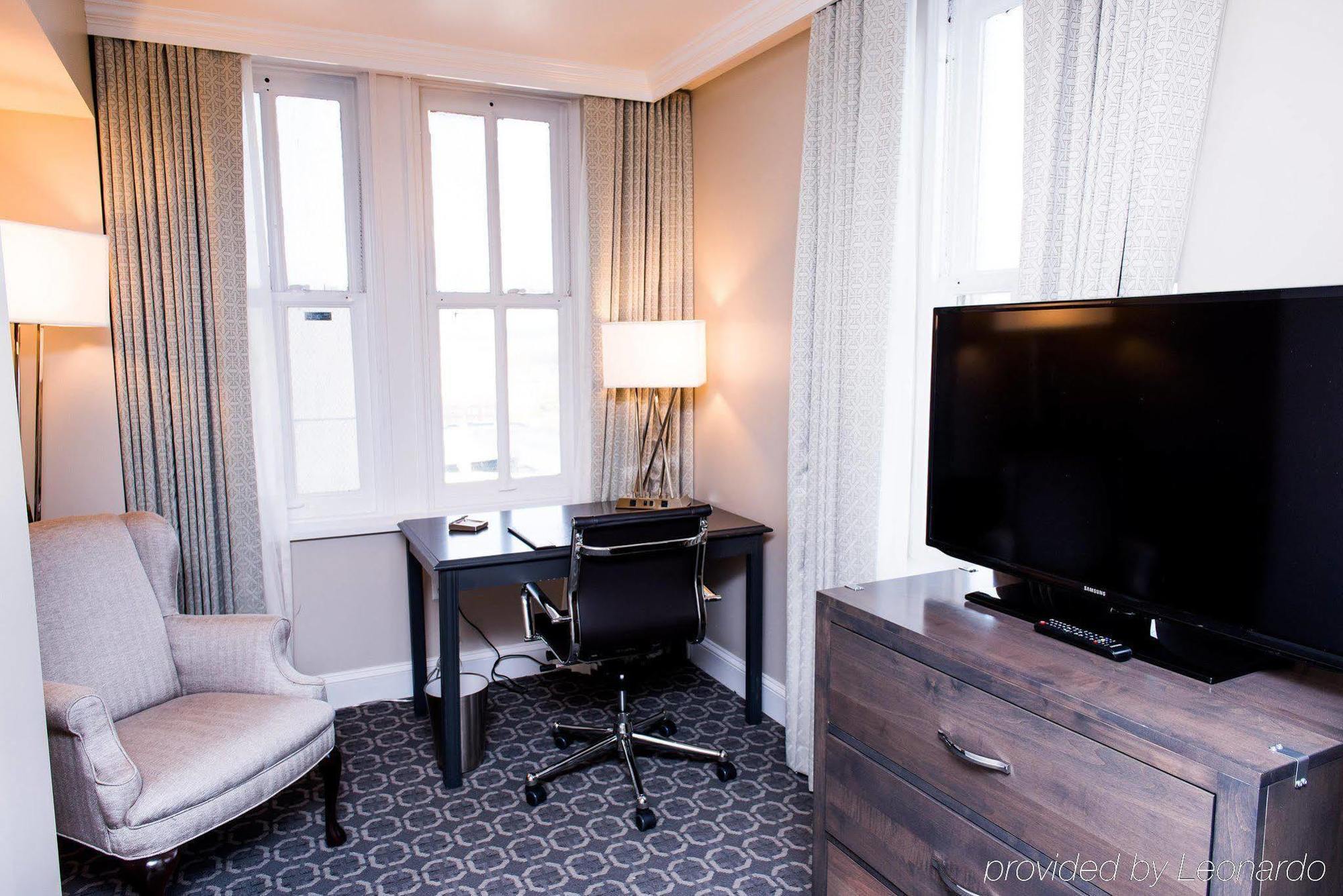 Redmont - Curio Collection By Hilton Hotel